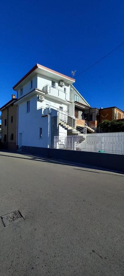 Moon Villa Pignataro Maggiore Bagian luar foto